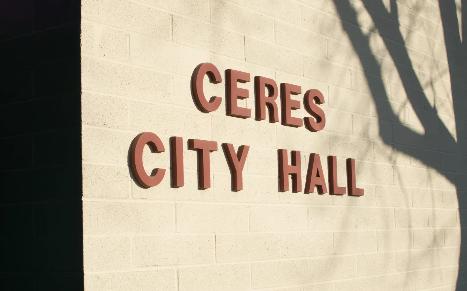 The main entrance sign of Ceres City Hall, a civic building representing the city center